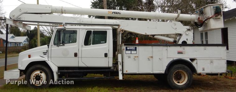 image for item IV9714 2003 Freightliner FL70  bucket truck