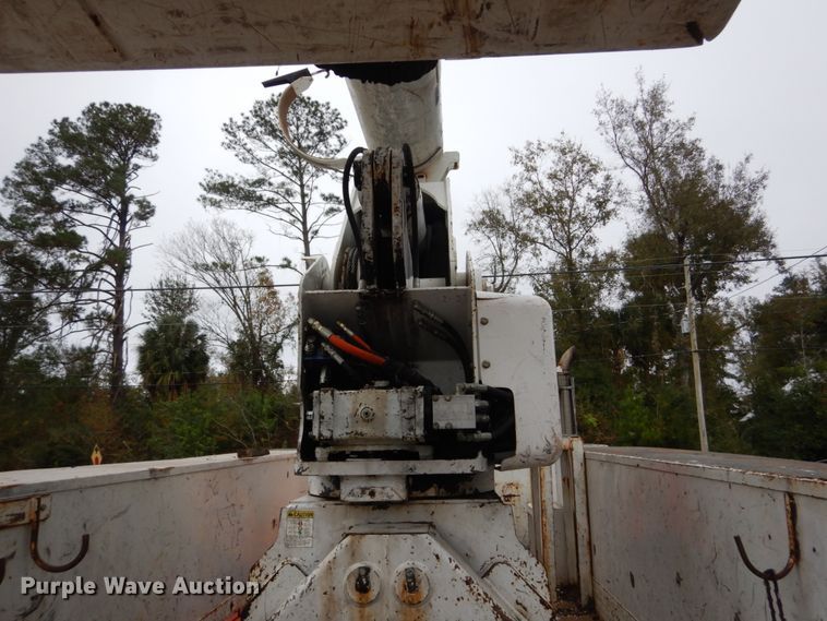 image for item IV9714 2003 Freightliner FL70  bucket truck