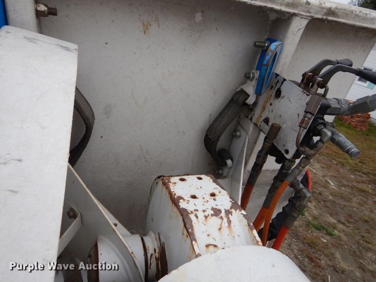 image for item IV9714 2003 Freightliner FL70  bucket truck