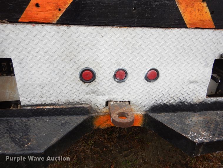 image for item IV9714 2003 Freightliner FL70  bucket truck