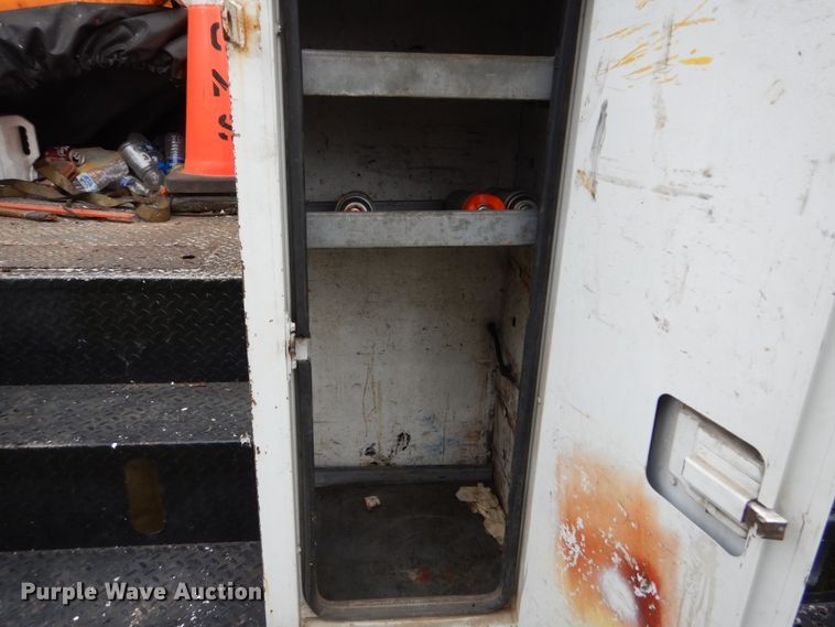 image for item IV9714 2003 Freightliner FL70  bucket truck