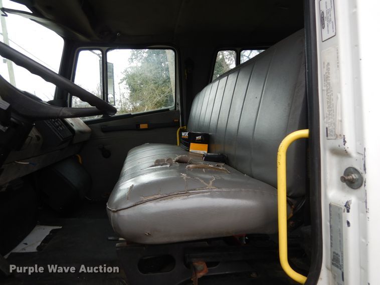 image for item IV9714 2003 Freightliner FL70  bucket truck