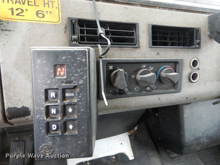 image for item IV9714 2003 Freightliner FL70  bucket truck