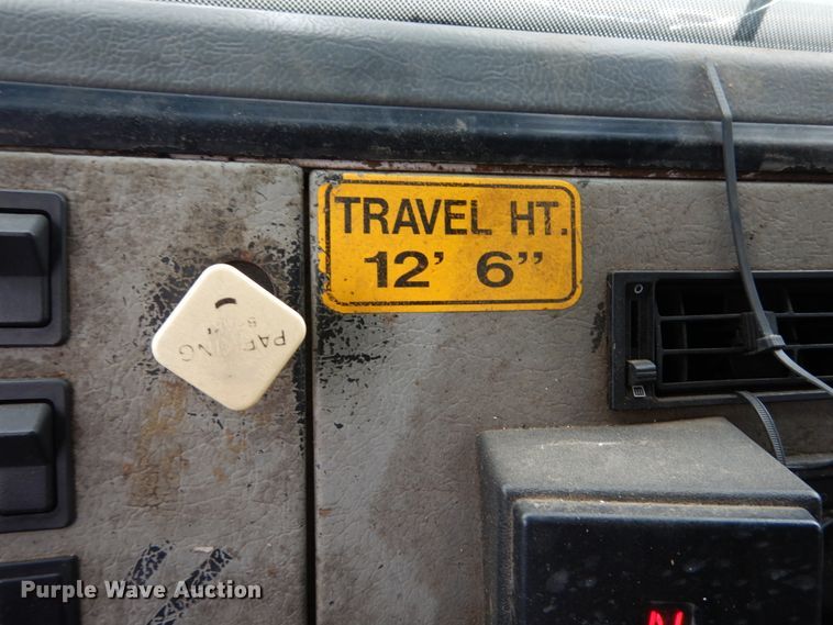 image for item IV9714 2003 Freightliner FL70  bucket truck