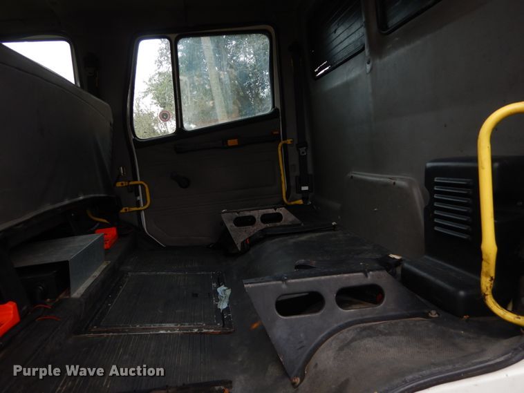 image for item IV9714 2003 Freightliner FL70  bucket truck