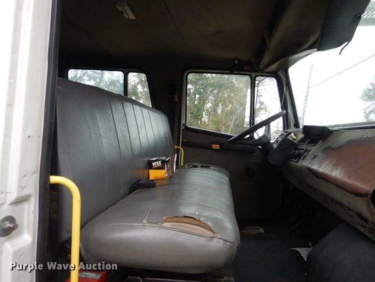 image for item IV9714 2003 Freightliner FL70  bucket truck