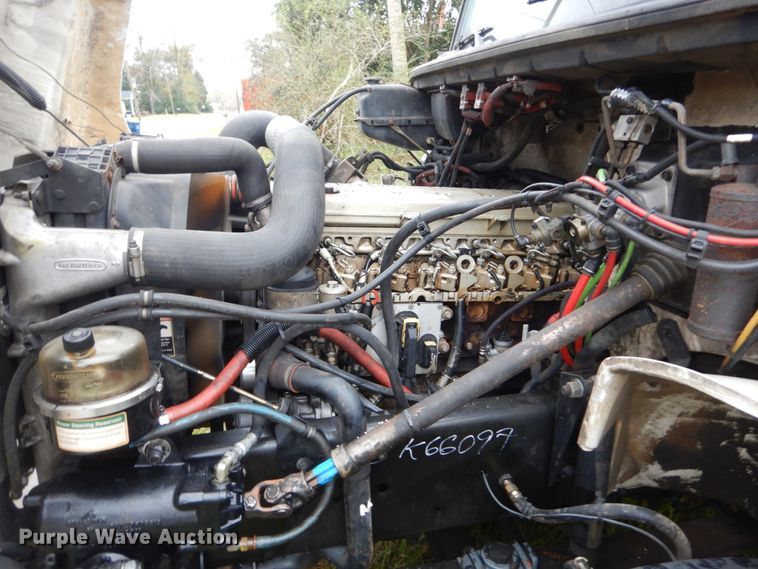 image for item IV9714 2003 Freightliner FL70  bucket truck