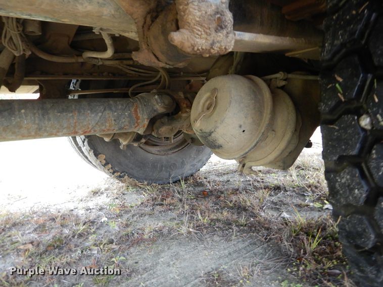 image for item IV9714 2003 Freightliner FL70  bucket truck