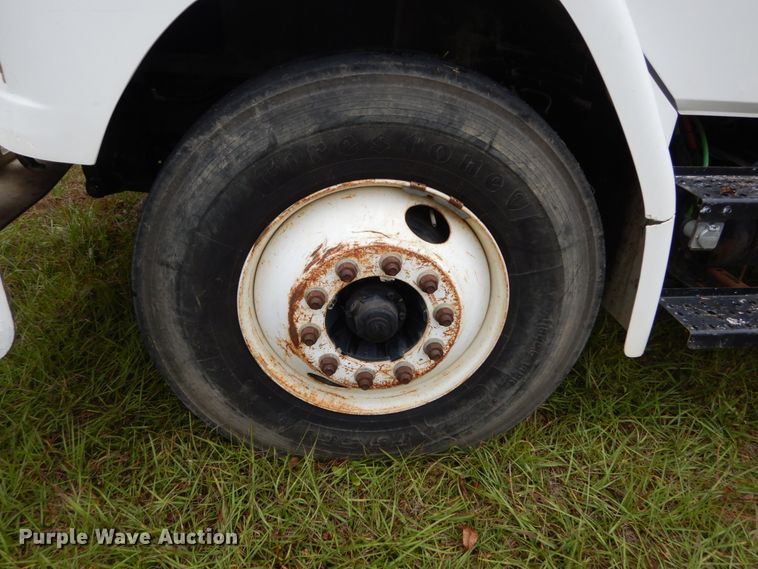 image for item IV9714 2003 Freightliner FL70  bucket truck