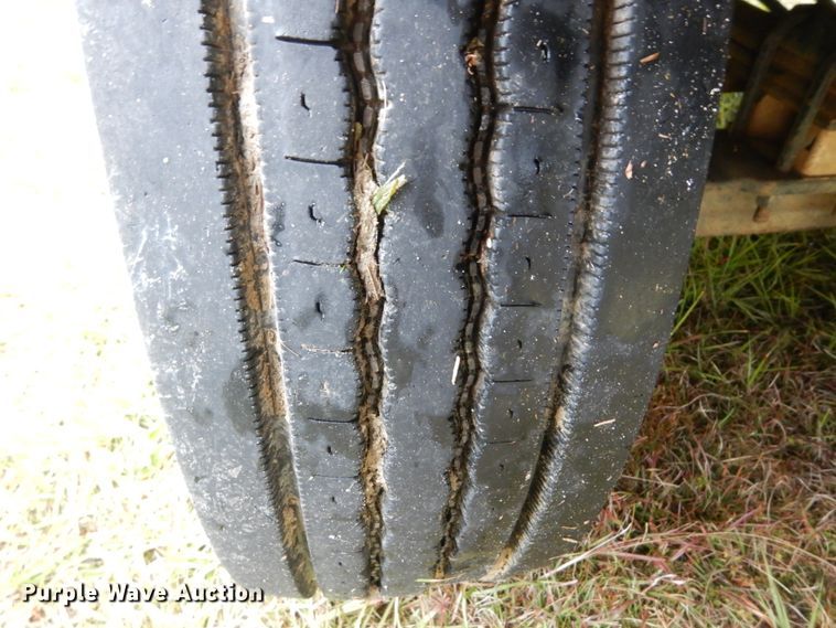 image for item IV9714 2003 Freightliner FL70  bucket truck