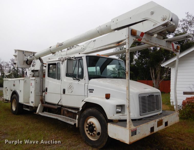 image for item IV9715 2003 Freightliner FL70  bucket truck