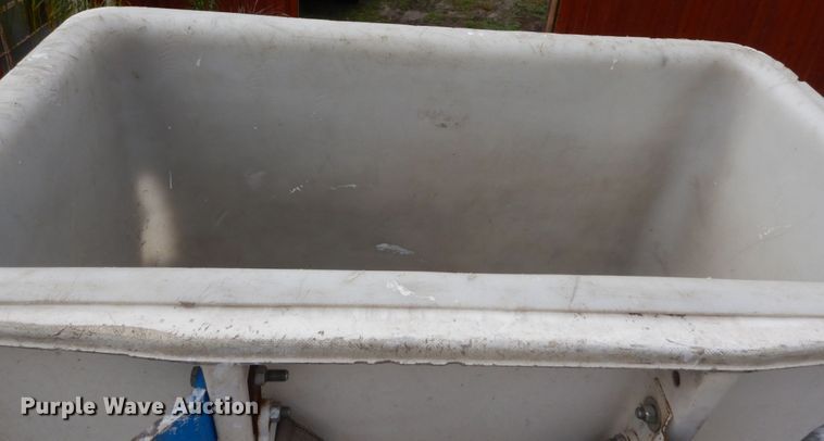 image for item IV9715 2003 Freightliner FL70  bucket truck