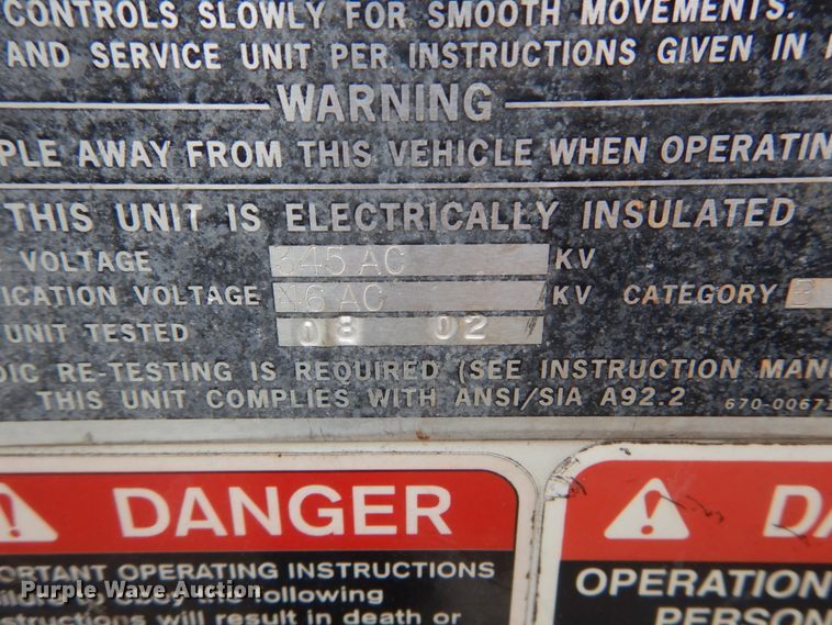 image for item IV9715 2003 Freightliner FL70  bucket truck