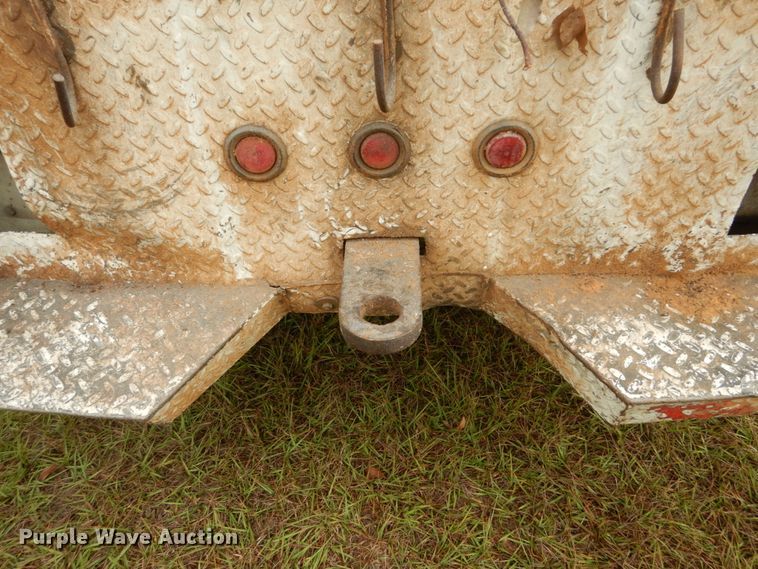 image for item IV9715 2003 Freightliner FL70  bucket truck