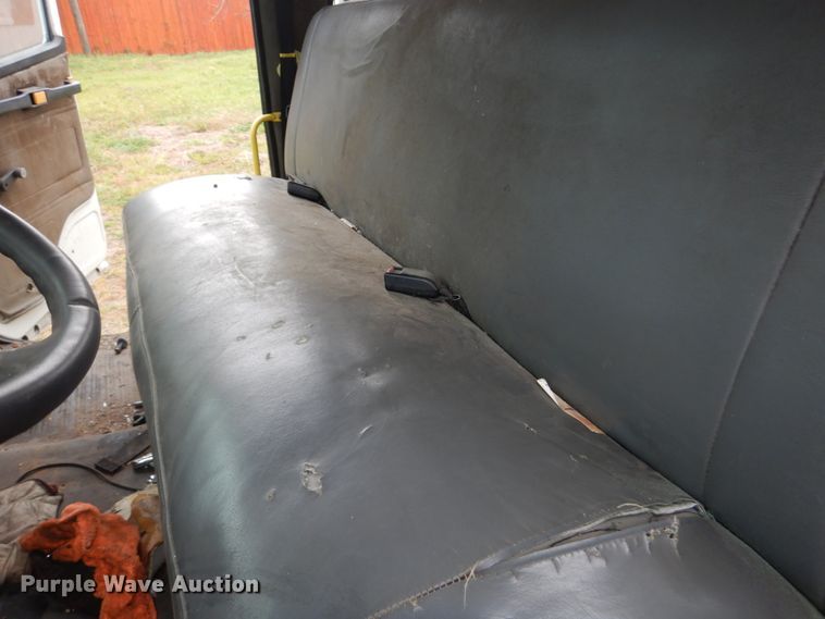 image for item IV9715 2003 Freightliner FL70  bucket truck