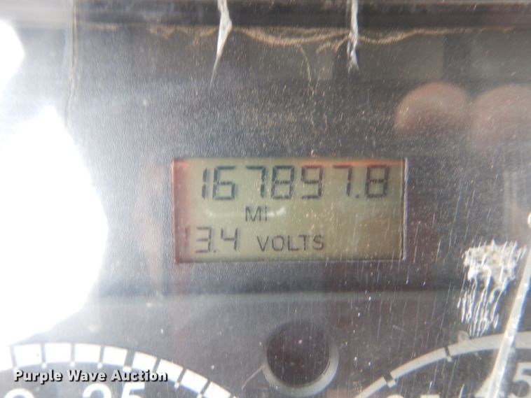 image for item IV9715 2003 Freightliner FL70  bucket truck