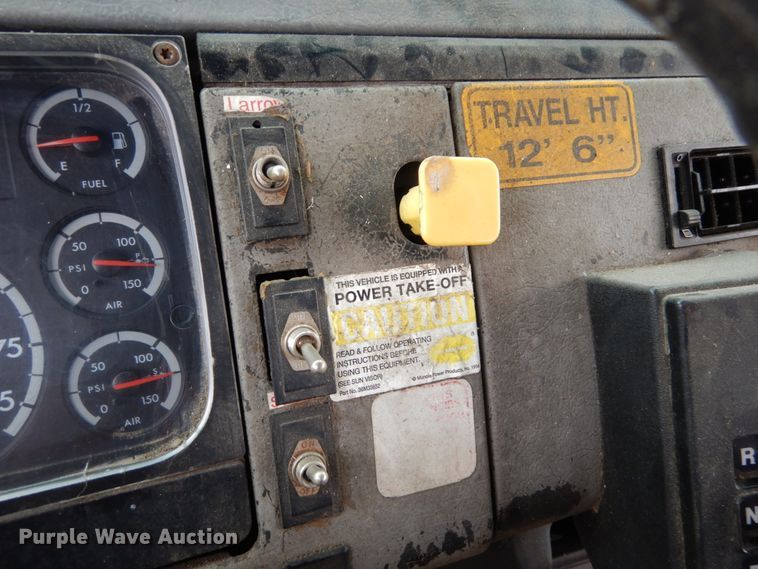 image for item IV9715 2003 Freightliner FL70  bucket truck