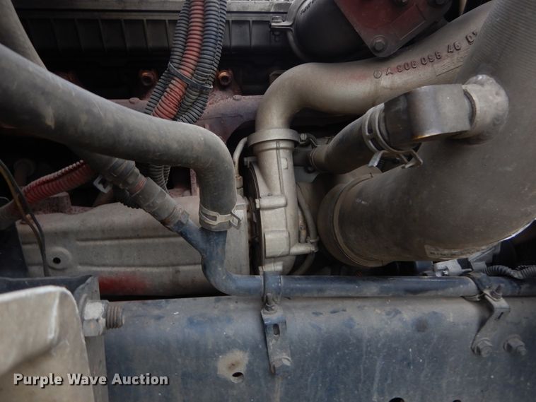 image for item IV9715 2003 Freightliner FL70  bucket truck