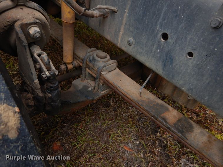 image for item IV9715 2003 Freightliner FL70  bucket truck