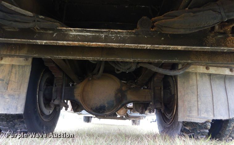 image for item IV9715 2003 Freightliner FL70  bucket truck