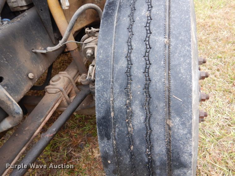 image for item IV9715 2003 Freightliner FL70  bucket truck