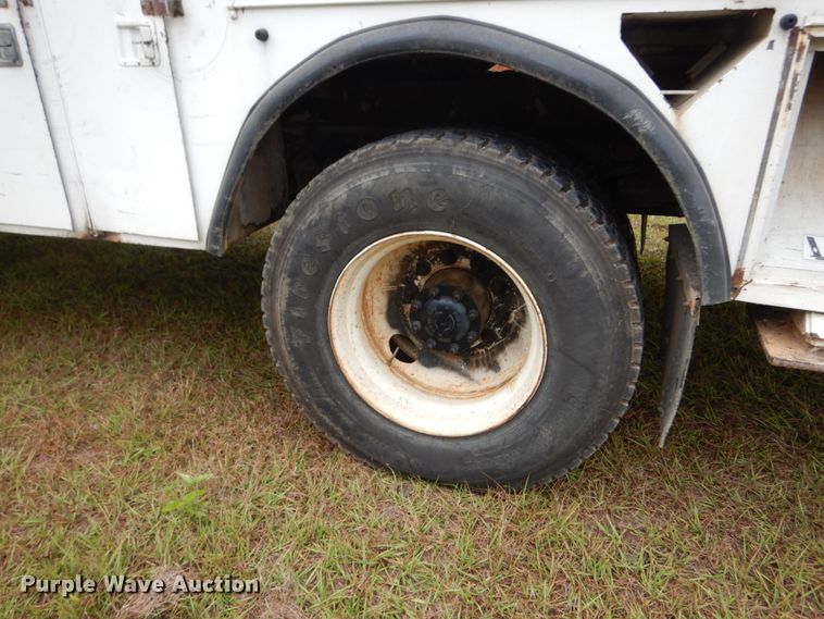 image for item IV9715 2003 Freightliner FL70  bucket truck