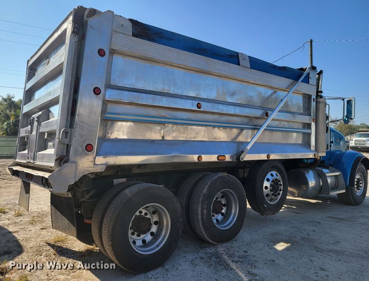 image for item IV9716 2006 Peterbilt 357  dump truck