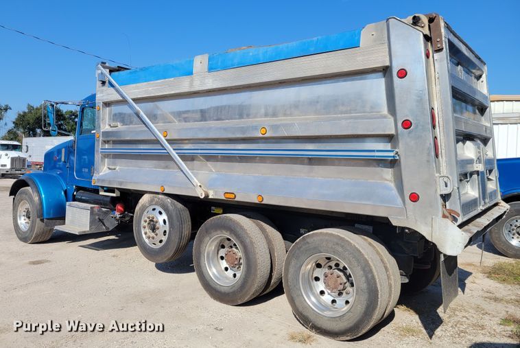 image for item IV9716 2006 Peterbilt 357  dump truck