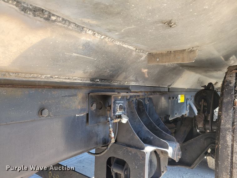 image for item IV9716 2006 Peterbilt 357  dump truck