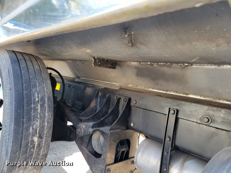 image for item IV9716 2006 Peterbilt 357  dump truck