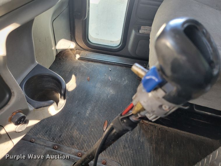 image for item IV9716 2006 Peterbilt 357  dump truck