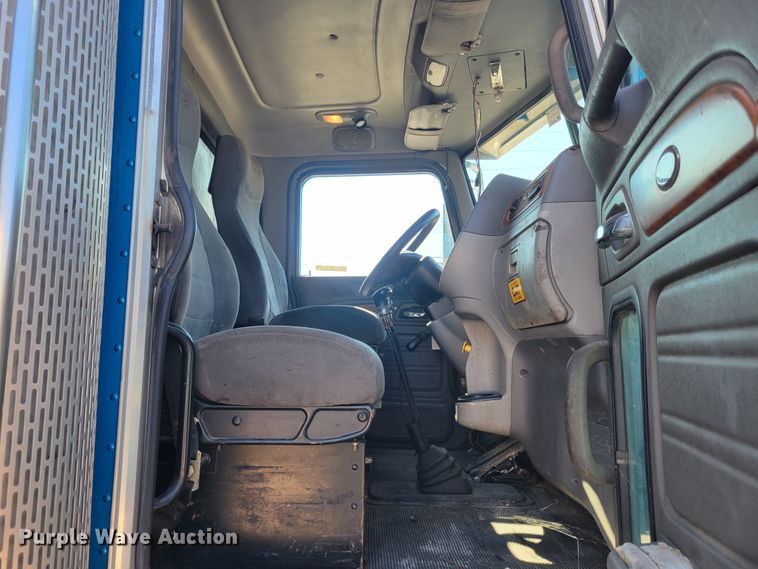 image for item IV9716 2006 Peterbilt 357  dump truck