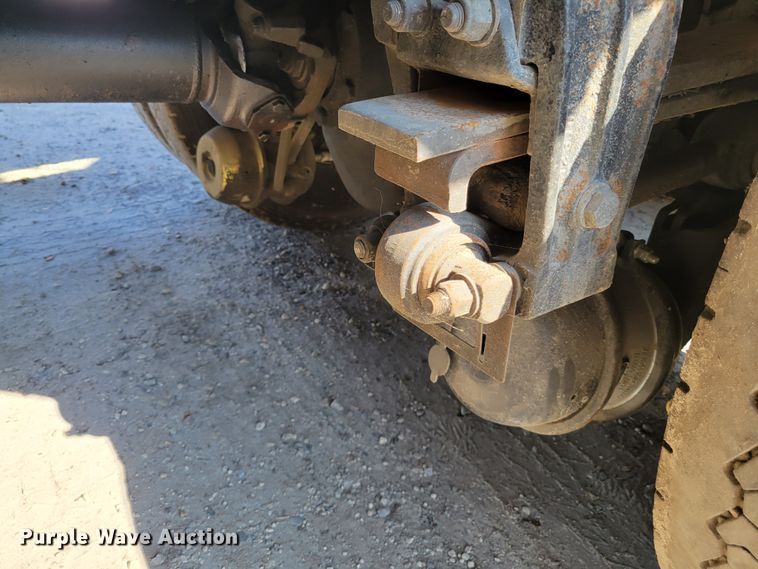 image for item IV9716 2006 Peterbilt 357  dump truck