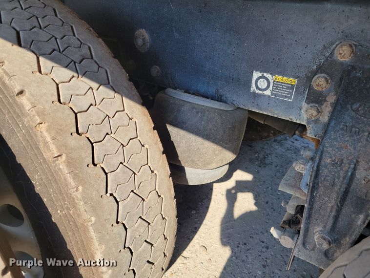 image for item IV9716 2006 Peterbilt 357  dump truck