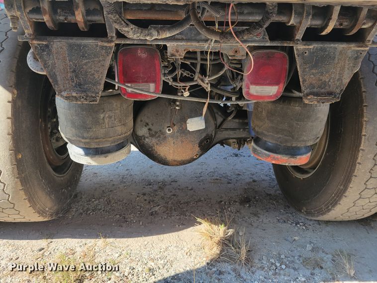 image for item IV9716 2006 Peterbilt 357  dump truck