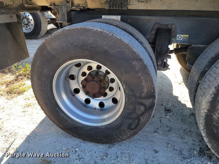 image for item IV9716 2006 Peterbilt 357  dump truck