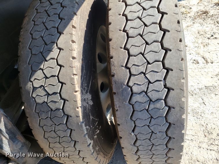 image for item IV9716 2006 Peterbilt 357  dump truck