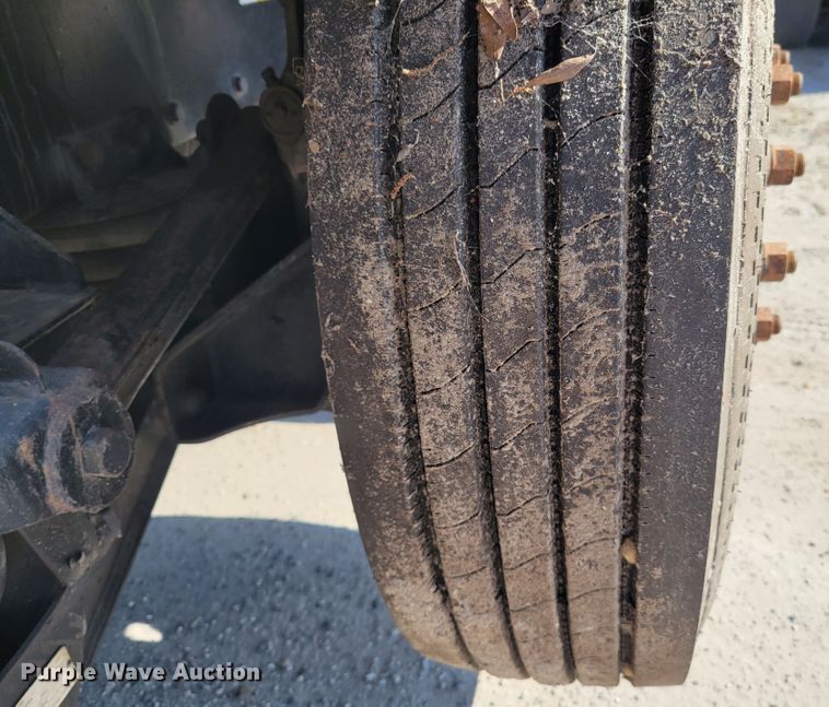 image for item IV9716 2006 Peterbilt 357  dump truck