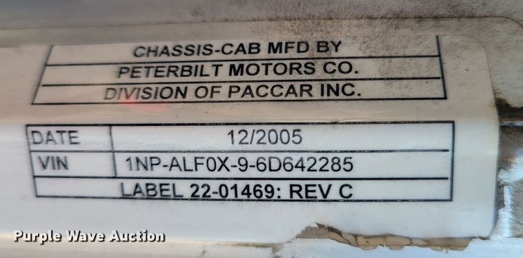 image for item IV9716 2006 Peterbilt 357  dump truck