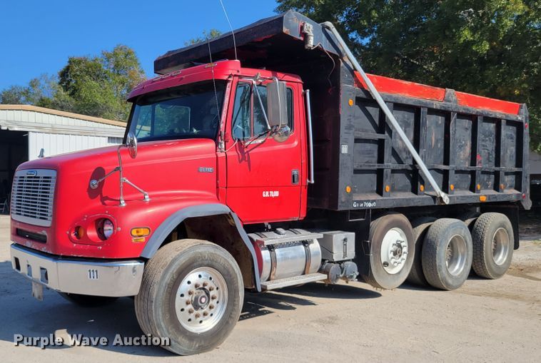 image for item IV9717 1999 Freightliner FL112  dump truck