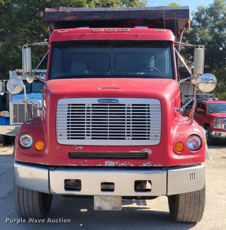 image for item IV9717 1999 Freightliner FL112  dump truck