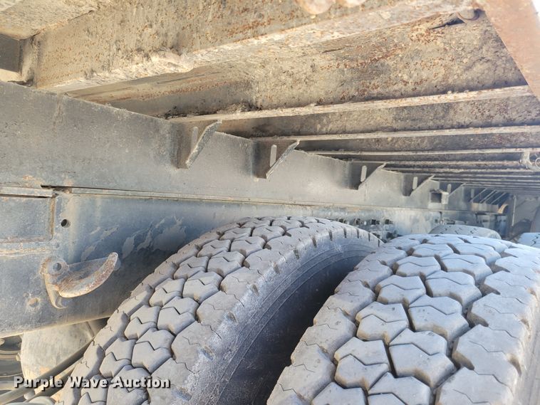 image for item IV9717 1999 Freightliner FL112  dump truck