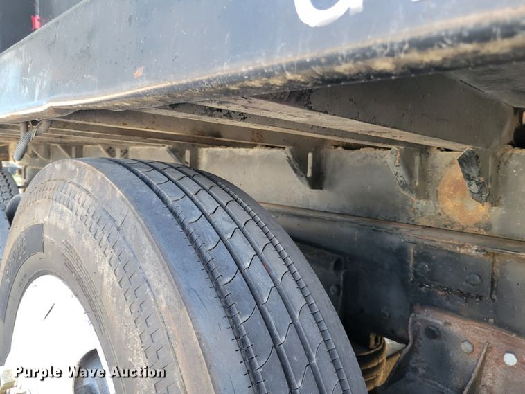 image for item IV9717 1999 Freightliner FL112  dump truck