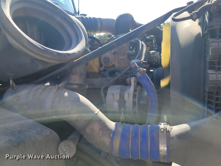 image for item IV9717 1999 Freightliner FL112  dump truck