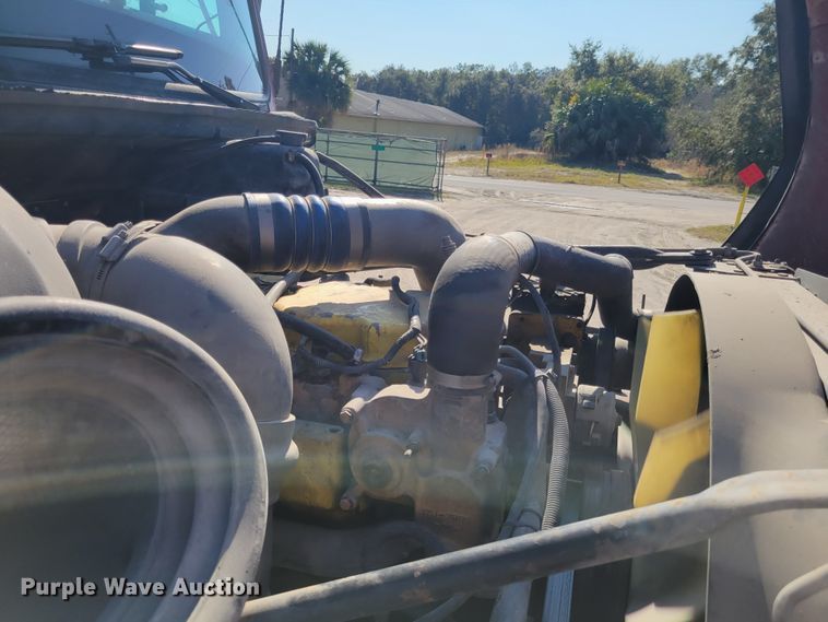 image for item IV9717 1999 Freightliner FL112  dump truck