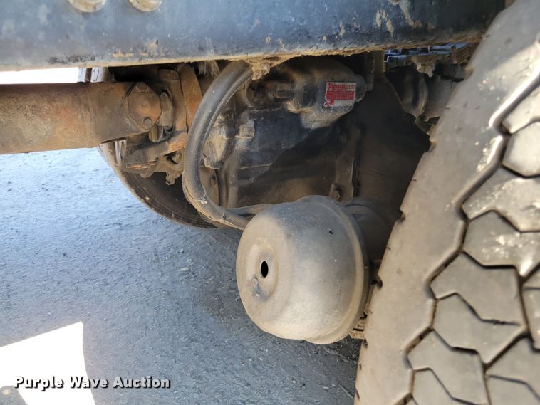 image for item IV9717 1999 Freightliner FL112  dump truck