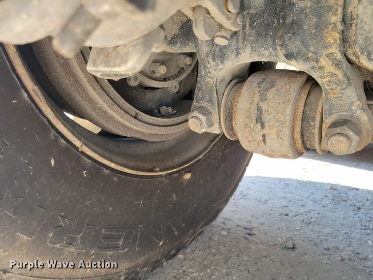 image for item IV9717 1999 Freightliner FL112  dump truck