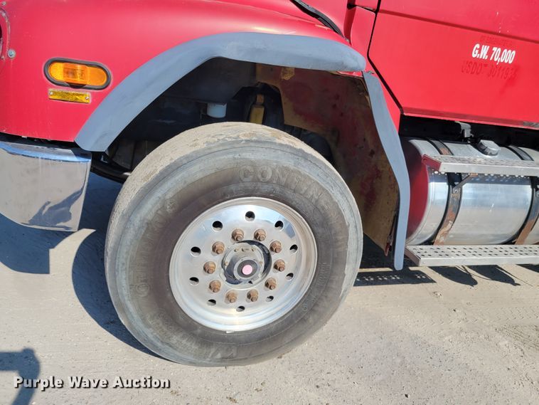 image for item IV9717 1999 Freightliner FL112  dump truck