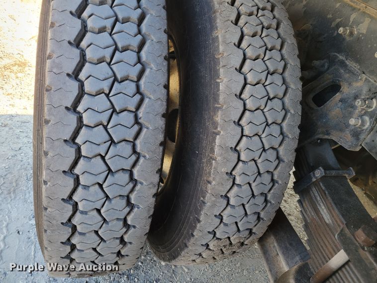 image for item IV9717 1999 Freightliner FL112  dump truck