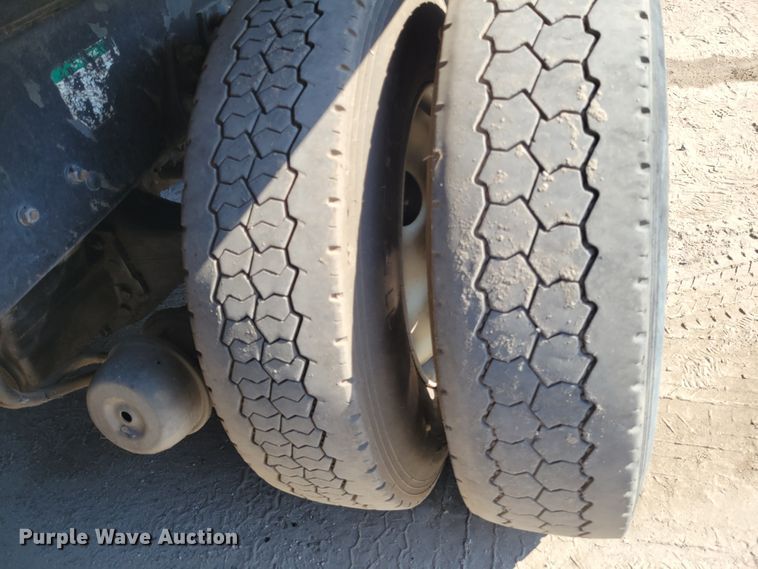 image for item IV9717 1999 Freightliner FL112  dump truck